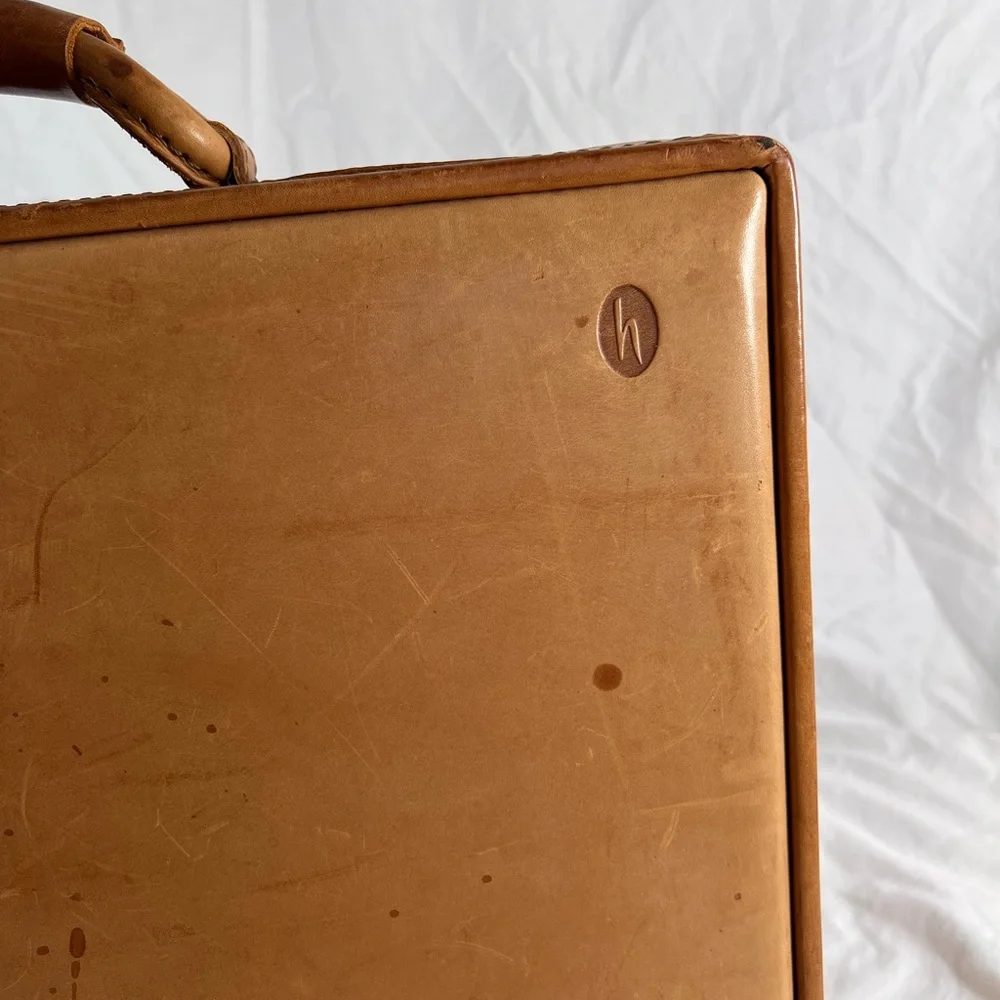 HARTMANN Stunning Authentic Belting Leather Woodbox Luggage Briefcase Attaché.